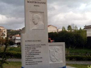 monumento-felice-mastroianni-poeta di-platania